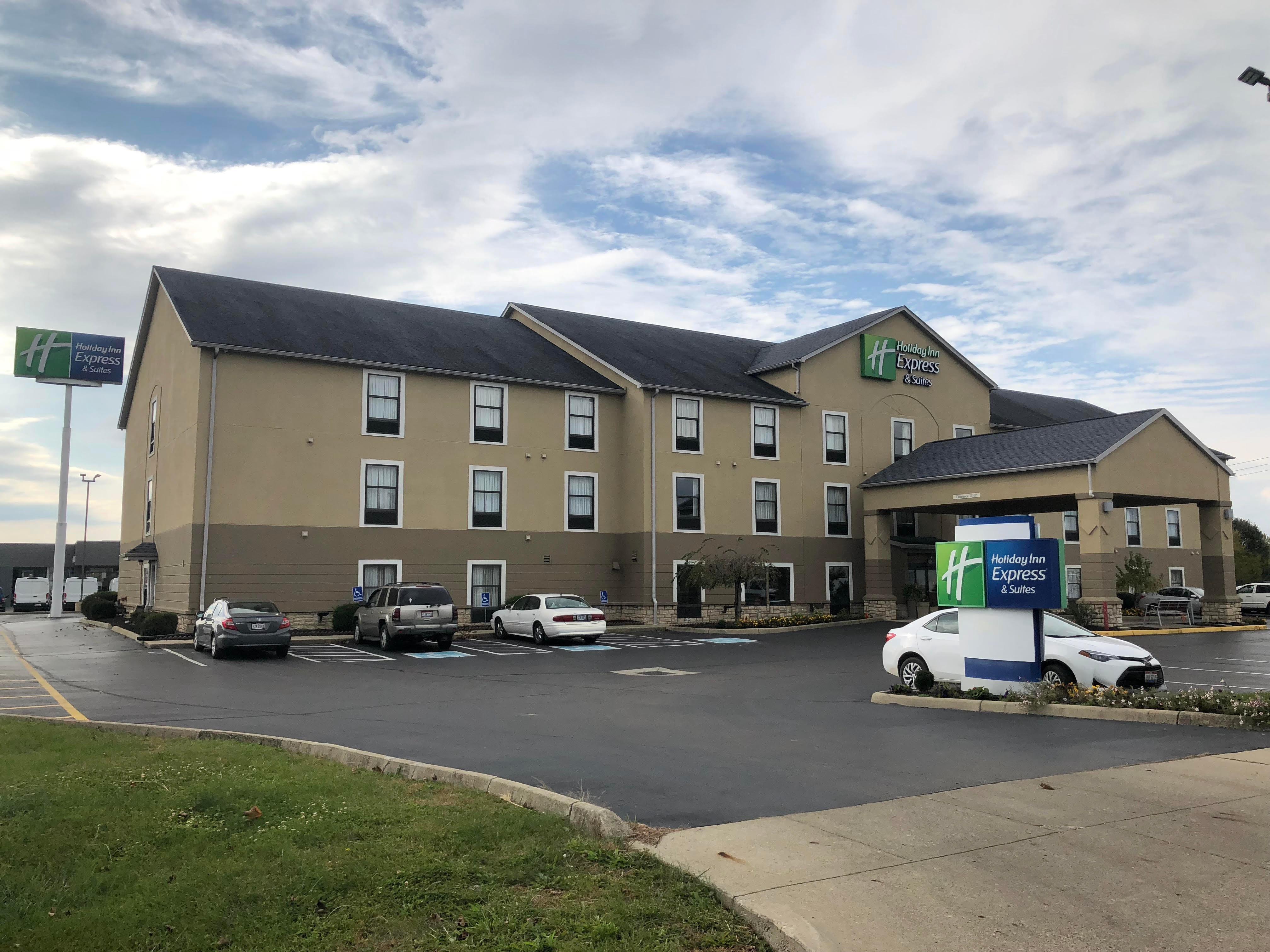Holiday Inn Express Hotel & Suites Circleville By Ihg Exterior photo
