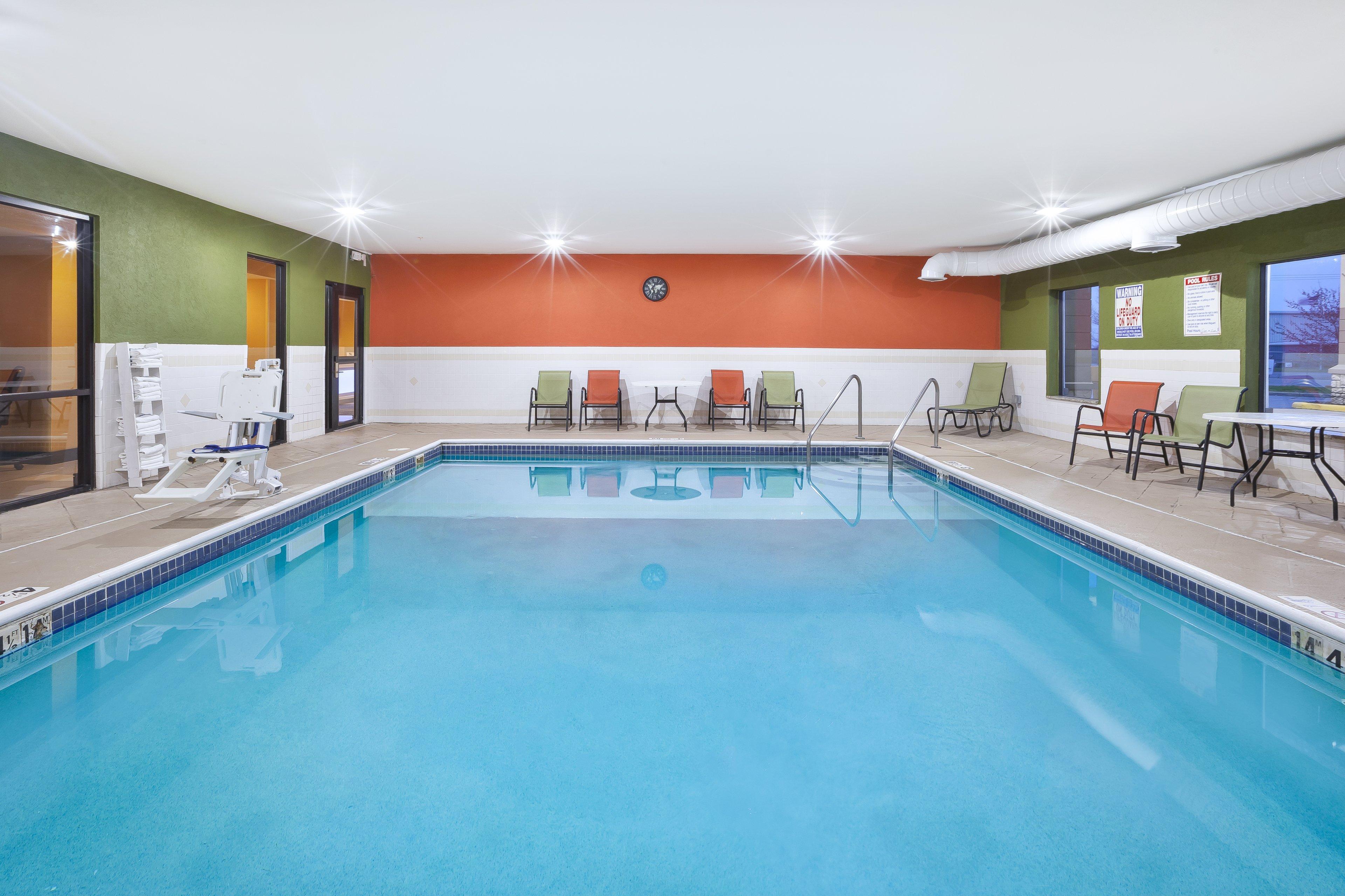 Holiday Inn Express Hotel & Suites Circleville By Ihg Exterior photo