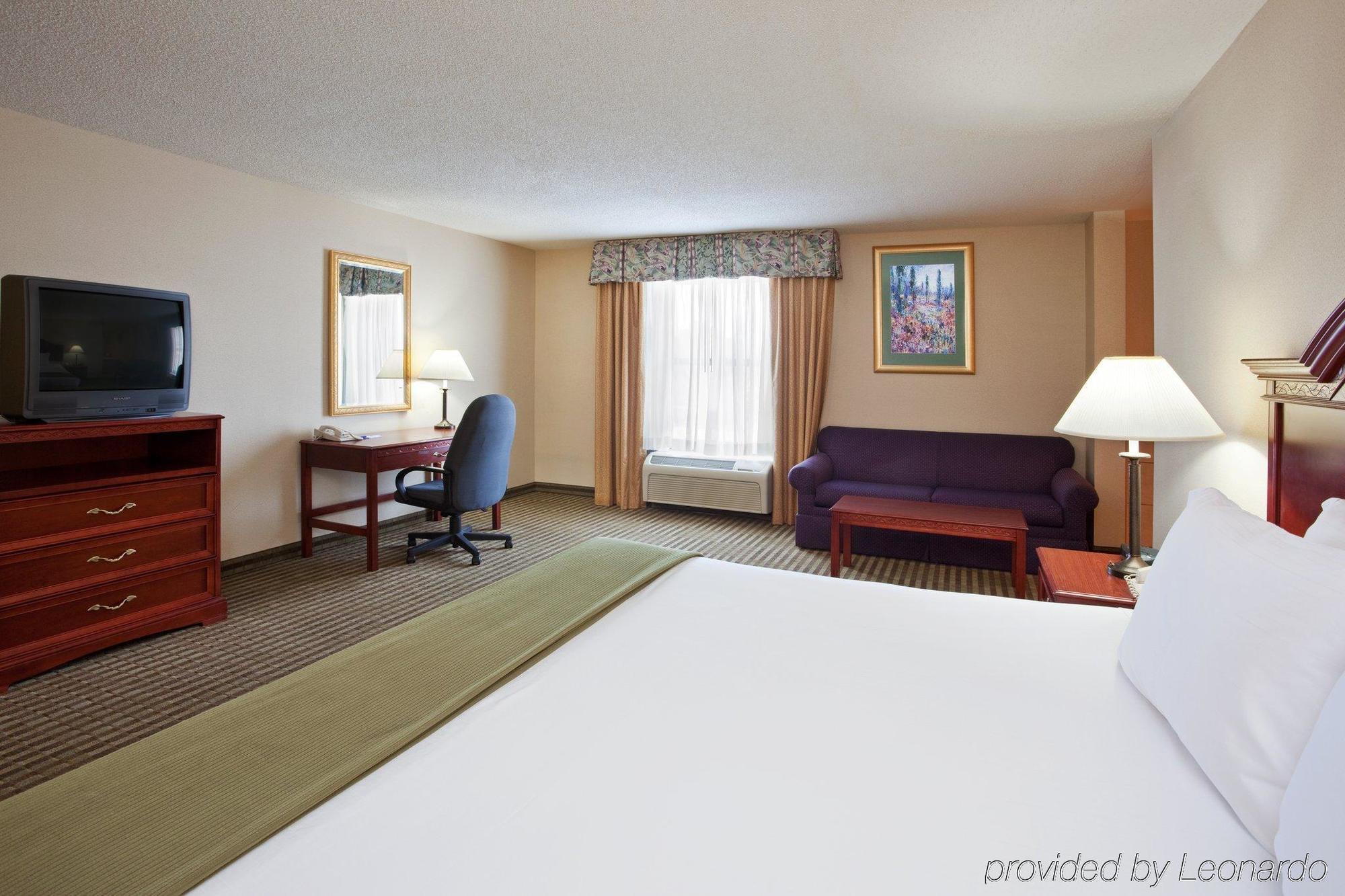 Holiday Inn Express Hotel & Suites Circleville By Ihg Exterior photo