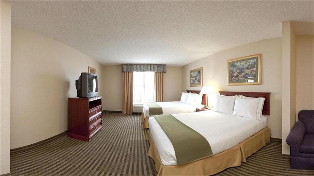 Holiday Inn Express Hotel & Suites Circleville By Ihg Exterior photo