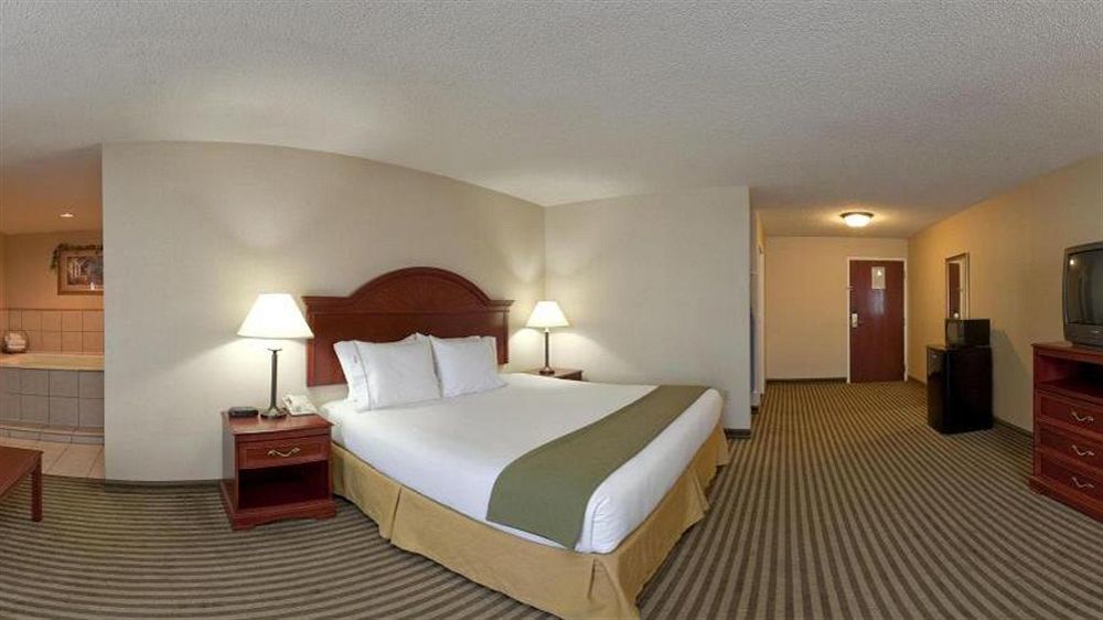 Holiday Inn Express Hotel & Suites Circleville By Ihg Exterior photo