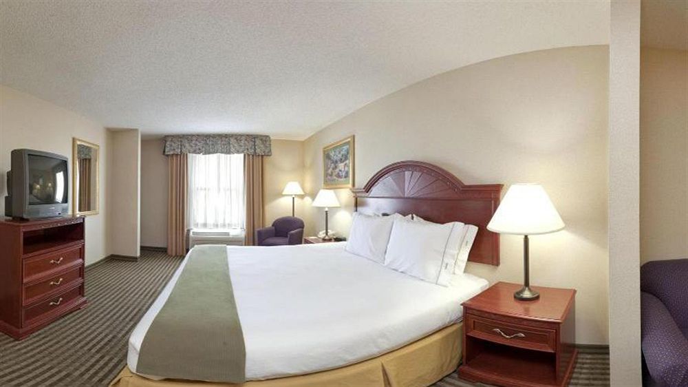 Holiday Inn Express Hotel & Suites Circleville By Ihg Exterior photo