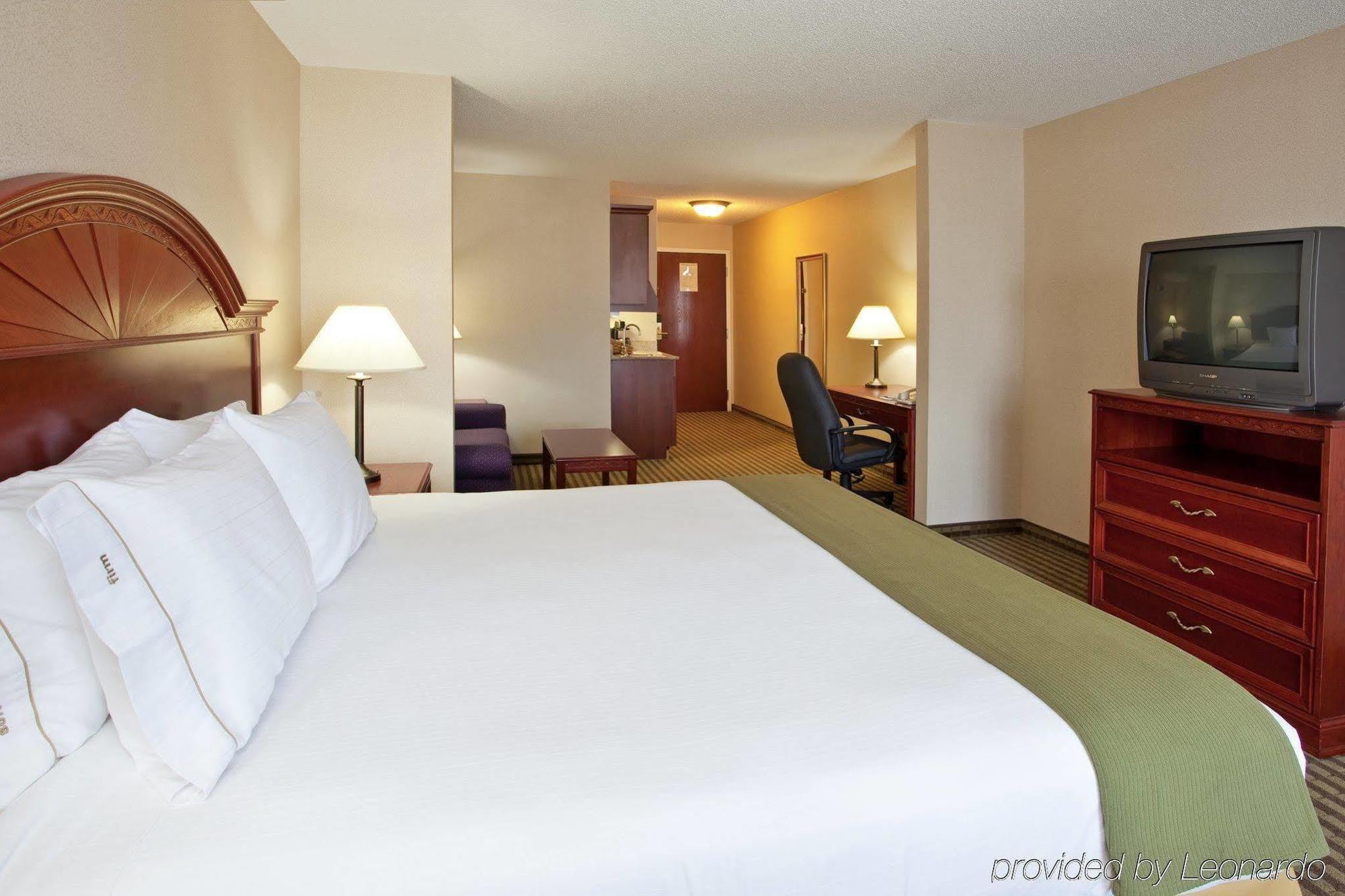 Holiday Inn Express Hotel & Suites Circleville By Ihg Exterior photo