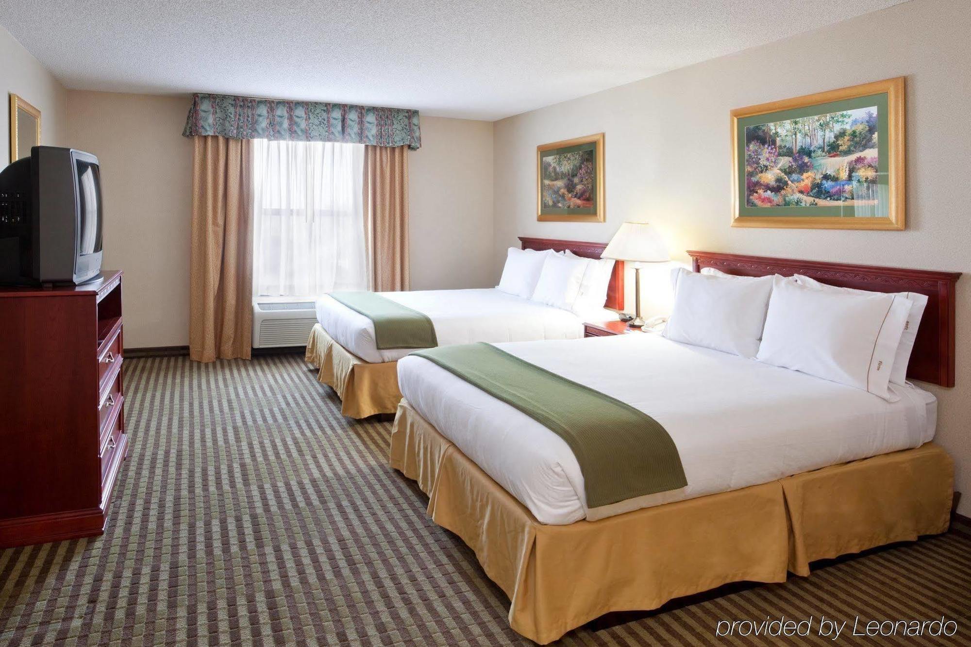 Holiday Inn Express Hotel & Suites Circleville By Ihg Exterior photo