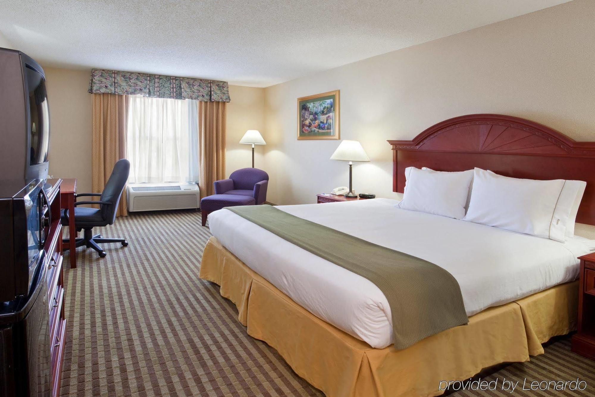 Holiday Inn Express Hotel & Suites Circleville By Ihg Exterior photo